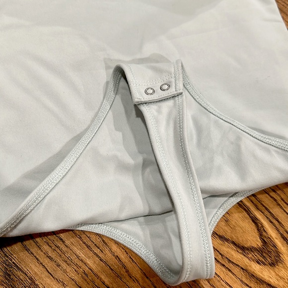 ABERCROMBIE & FITCH SOFT A&F collection size SMALL MINT SAGE COLOR - Picture 4 of 5